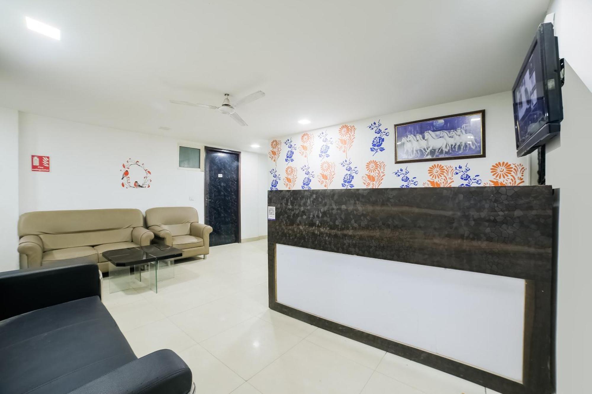 My Comfortable Hotel New Delhi Exterior photo