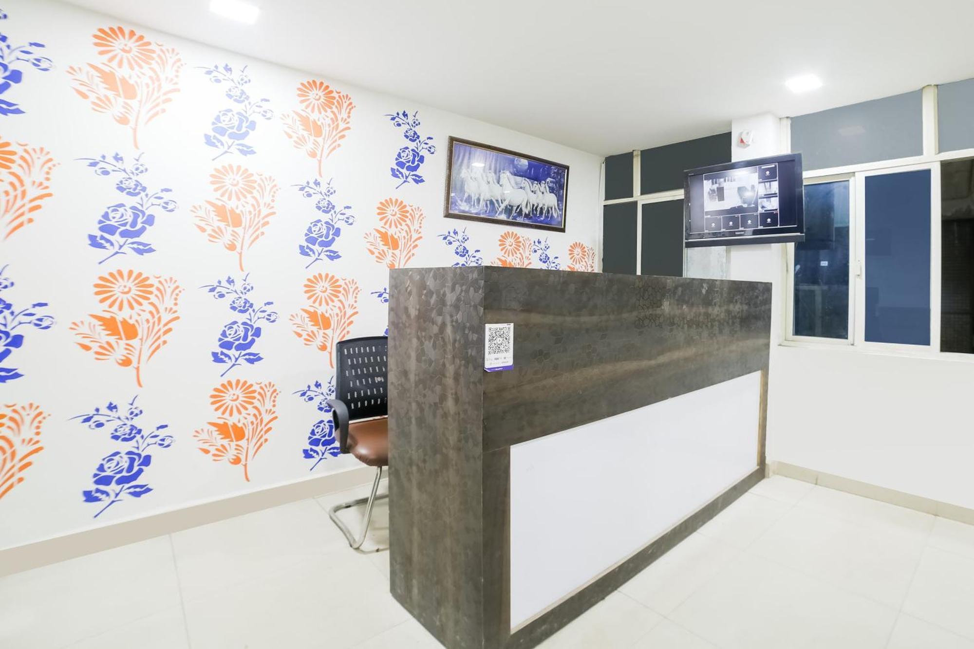 My Comfortable Hotel New Delhi Exterior photo